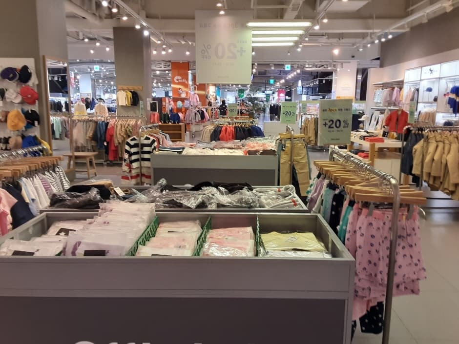 OffLabel - Lotte Outlets Buyeo Branch [Tax Refund Shop] (오프라벨 롯데아울렛 부여점)