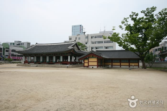 Gangwongamyeong Provincial Office, Wonju (원주 강원감영)