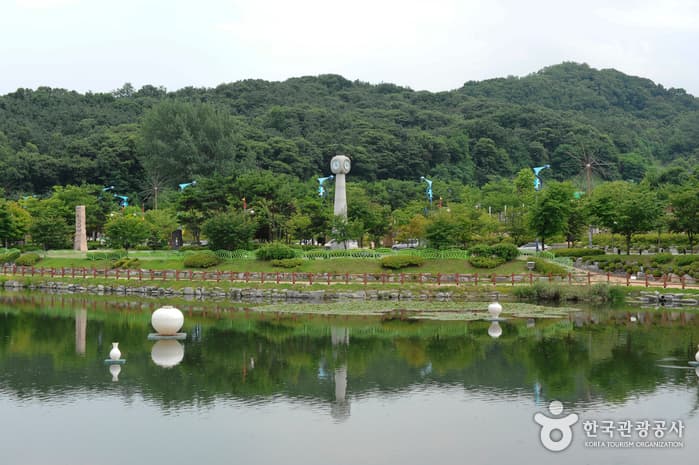 Seolbong Park (설봉공원)