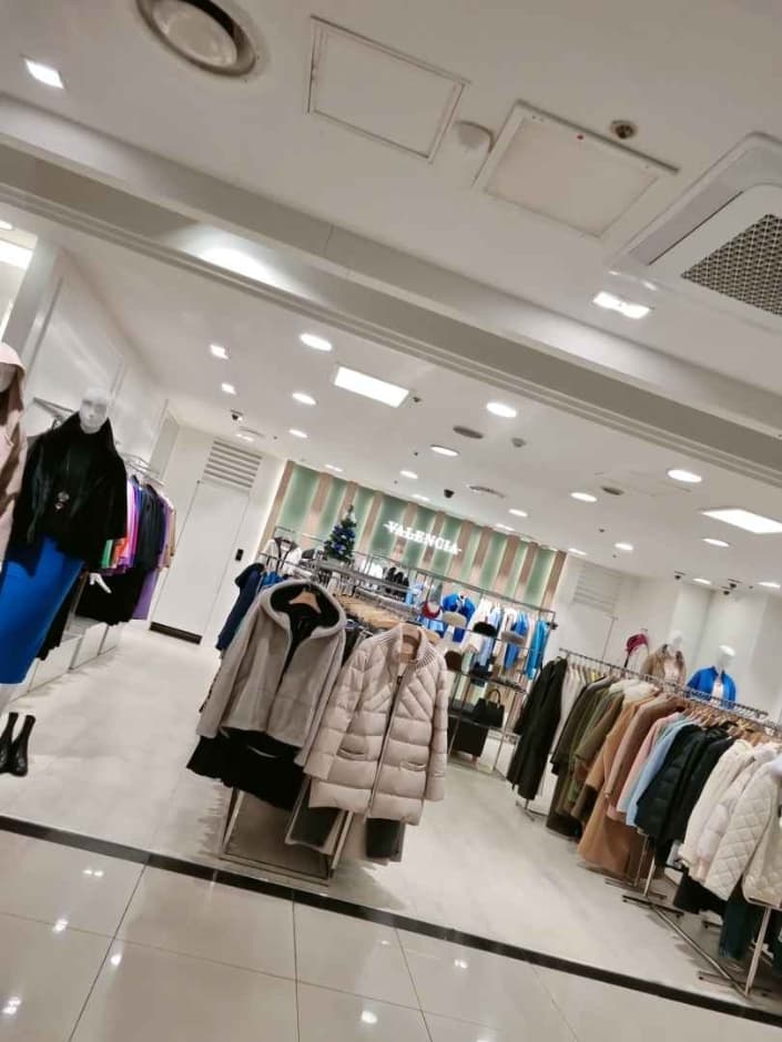 Valencia - 2001 Outlet Junggye Branch [Tax Refund Shop]  (발렌시아 2001아울렛 중계)