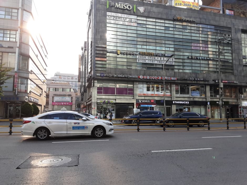 Tailor Plastic Surgery [Tax Refund Shop] (테일러성형외과의원)