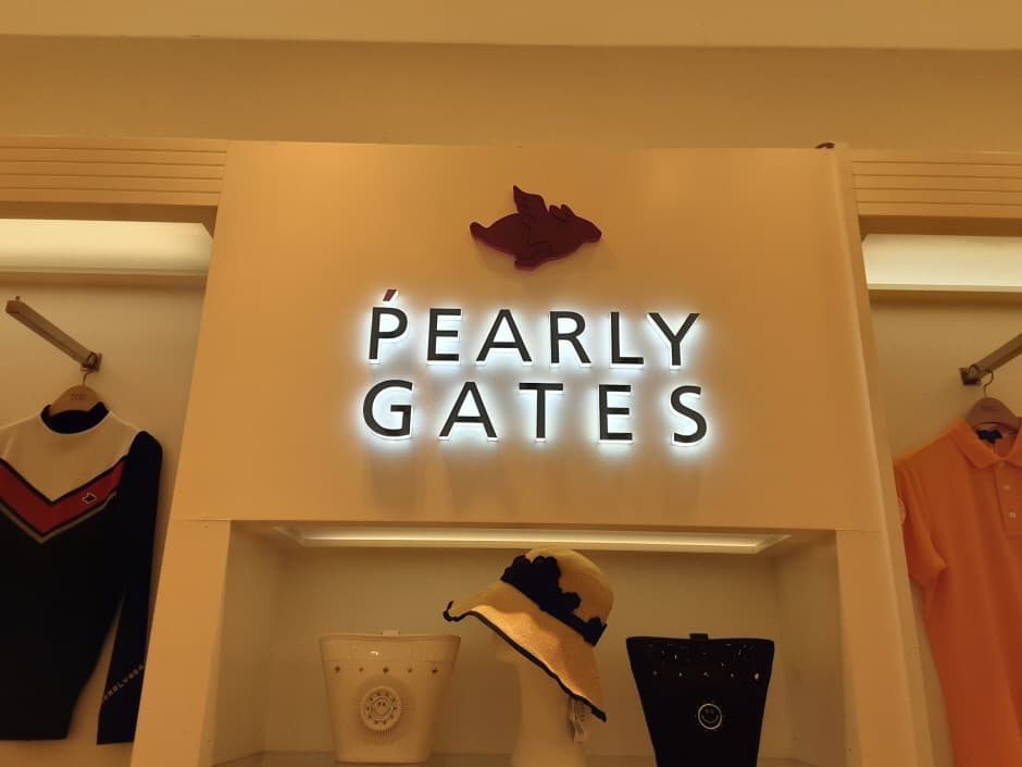 Creas F&C Pearly Gates - Lotte Gimhae Branch [Tax Refund Shop] (크리스 파리게이츠 롯데김해)