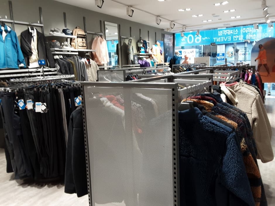 Columbia [Tax Refund Shop] (컬럼비아)