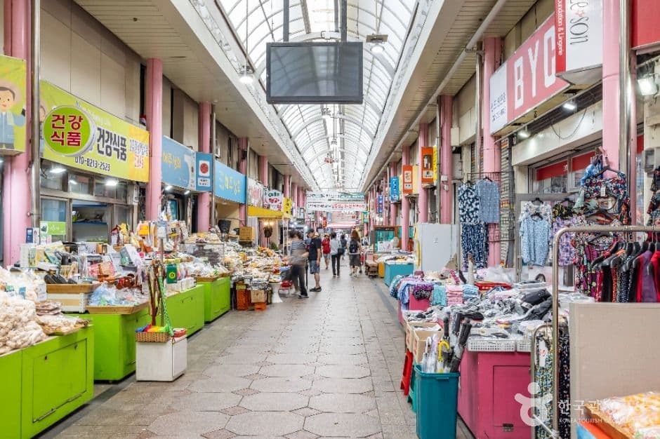 Sinpo International Market (신포국제시장)