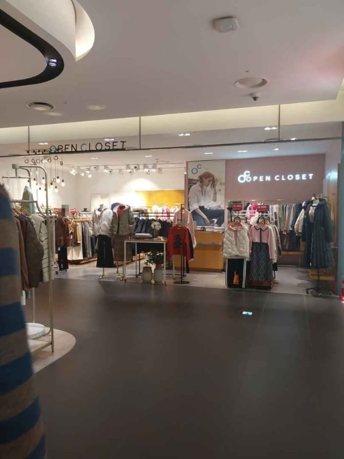 Open Closet [Tax Refund Shop] (오픈클로젯)