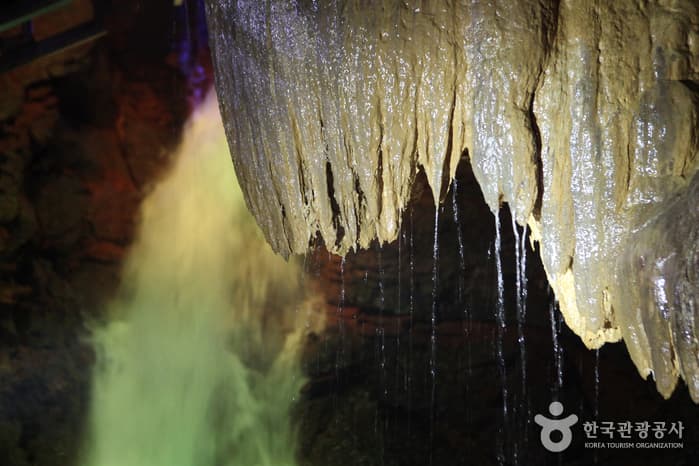 Daegeumgul Cave - Daei-ri Cave Area (대금굴 (대이리 동굴지대))