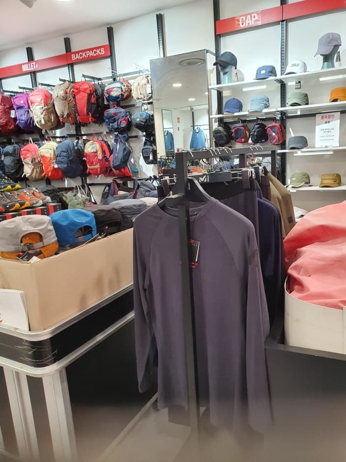 Millet - Lotte Factory Gasan Branch [Tax Refund Shop] (밀레 롯데팩토리 가산)