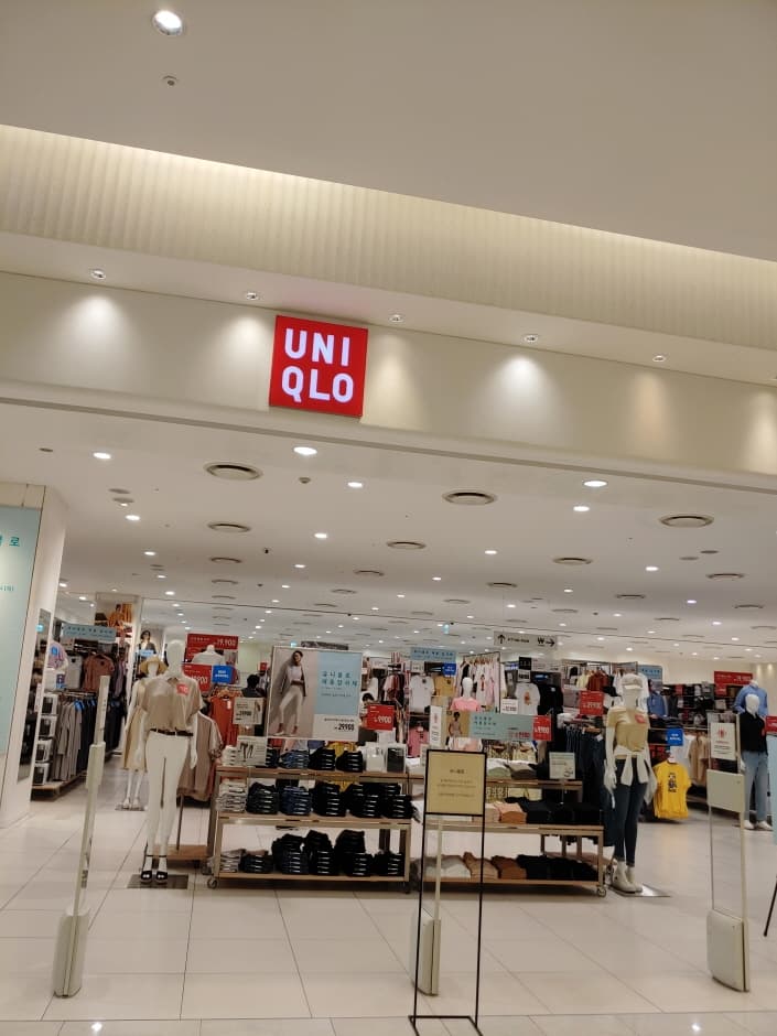 Uniqlo - Shinsegae Uijeongbu Branch [Tax Refund Shop] (유니클로 의정부신세계)