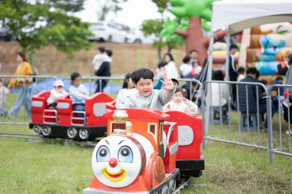 Haenam Dinosaur Festival (해남 공룡대축제)