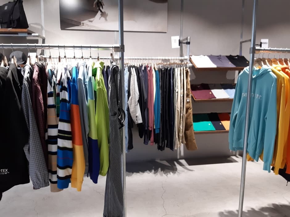 Carhartt WIP - Daegu Dongseong-ro Branch [Tax Refund Shop] (칼하트WIP 대구동성로)