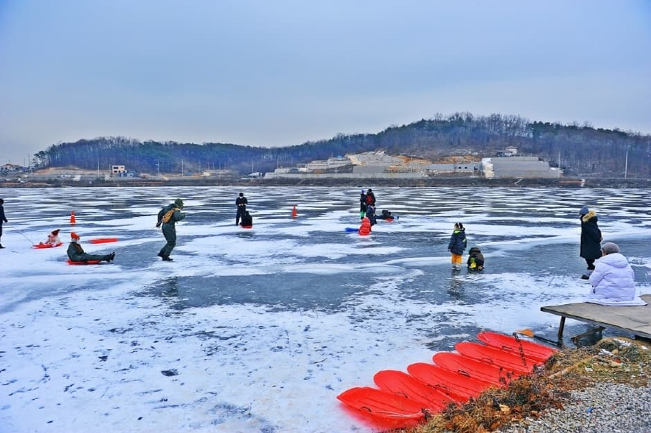 Ganghwa Yango Ice Fishing Festival (강화 양오 빙어축제)