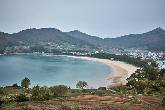 Sangju Silver Sand Beach (상주 은모래비치)