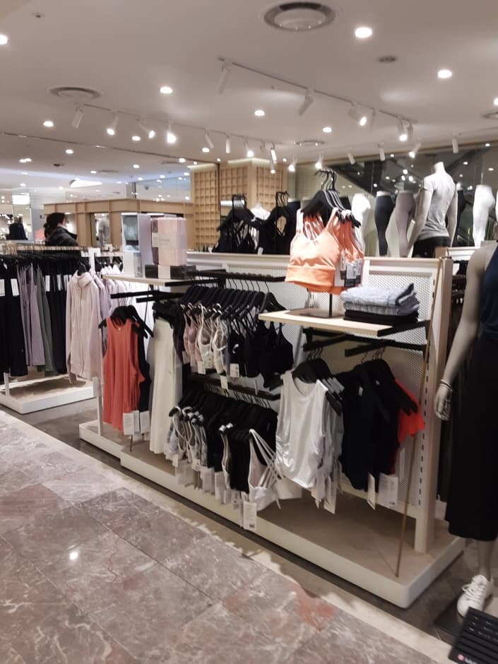 Lululemon - Lotte Main Branch [Tax Refund Shop] (룰루레몬 롯데 본점)