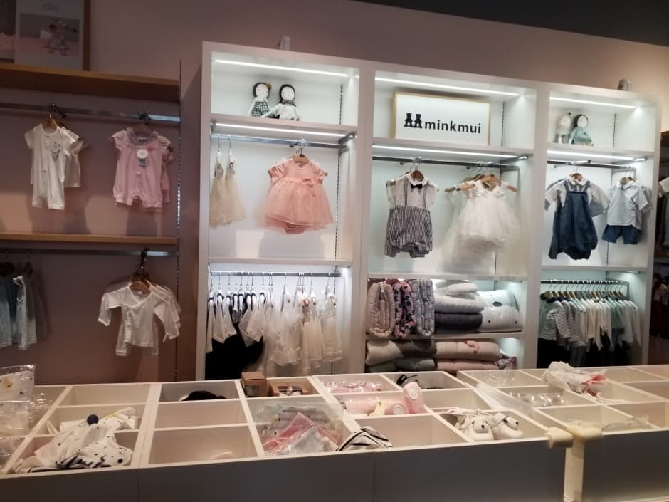 Organic Mom - Hyundai Songdo Branch [Tax Refund Shop] (오가닉맘 현대 송도점)