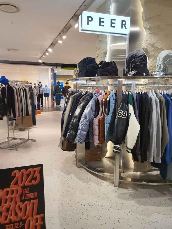 Peer [Tax Refund Shop] (피어)