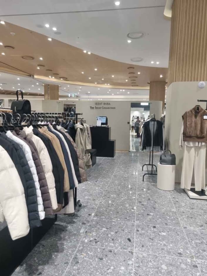 Izzat Baba - Shinsegae Simon Jeju Outlets Branch [Tax Refund Shop] (아이잗바바 신세계사이먼 제주아울렛)