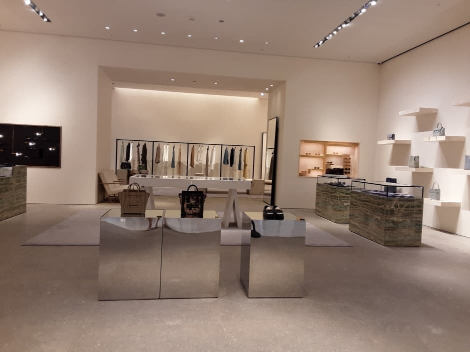Celine - Lotte Avenuel World Tower Branch [Tax Refund Shop] (셀린느 롯데 에비뉴엘 월드타워점)