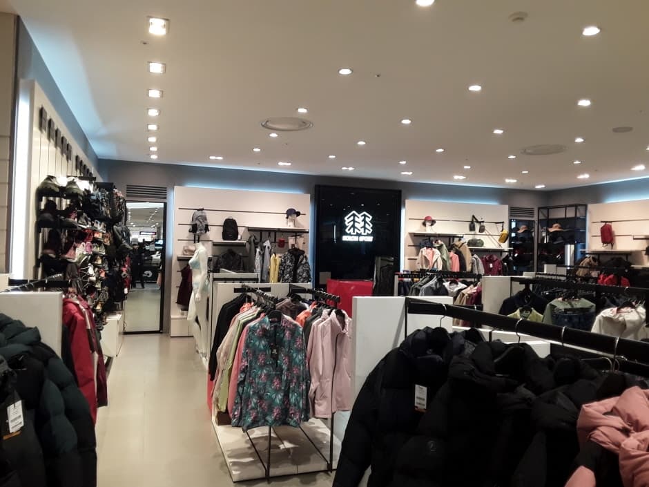Kolon Sport - Lotte Cheongju Branch [Tax Refund Shop] (코오롱스포츠 롯데청주)