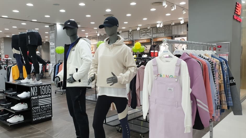 Moda Outlet - Haengdamdo Branch [Tax Refund Shop] (모다아울렛 행담도점)