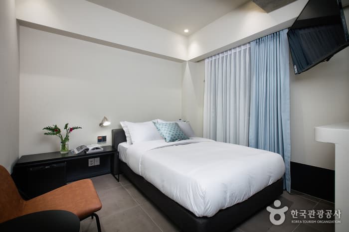 Oia Hotel (오이아호텔)