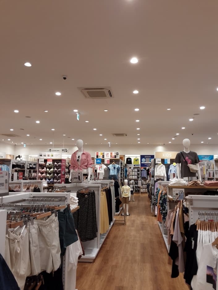 Uniqlo - Yangsan Branch [Tax Refund Shop] (유니클로 양산)