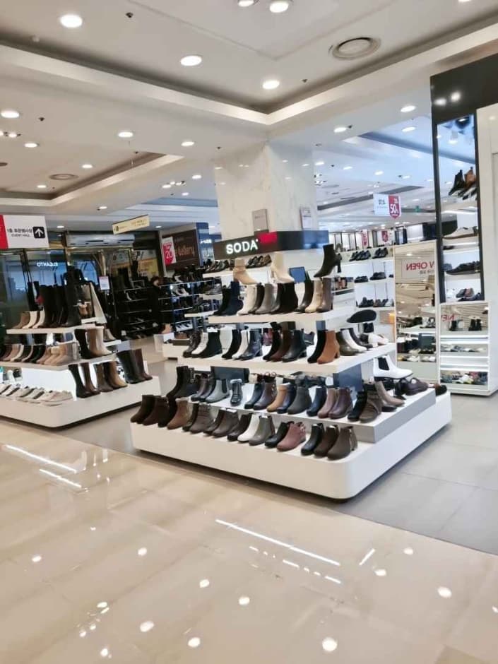 SODA - 2001 Outlet Junggye Branch [Tax Refund Shop]  (소다 2001아울렛중계)