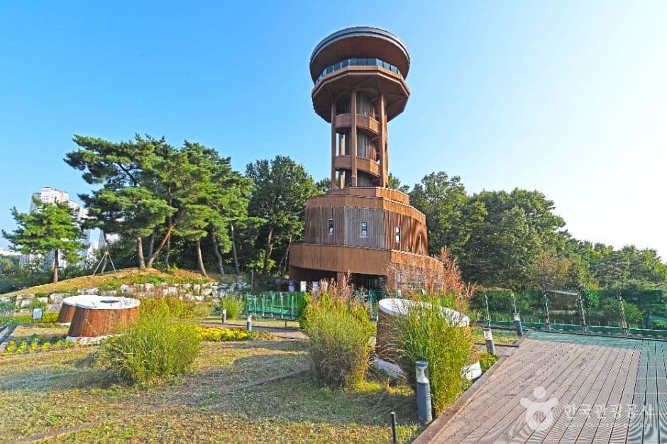 Gwanggyo Freiburg Observatory (광교 프라이부르크전망대)