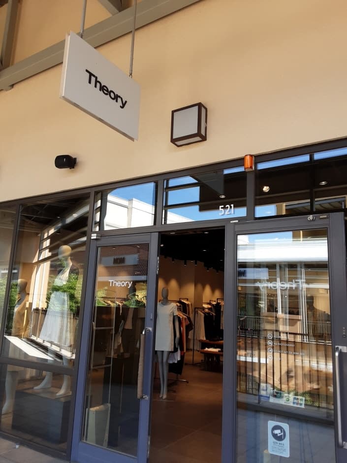 Theory - Paju Premium Outlets Branch [Tax Refund Shop] (띠어리 신세계아울렛 파주점)