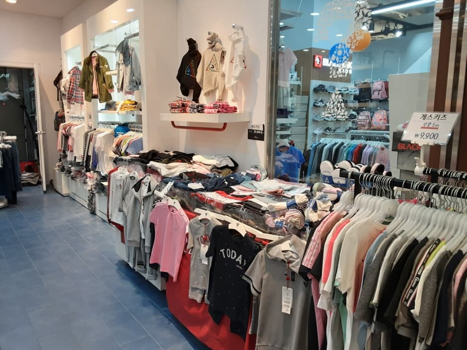 Guess Kids - Shinsegae Busan Branch [Tax Refund Shop] (게스키즈 신세계부산)