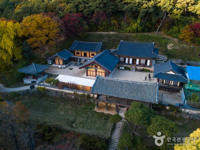 Bongjeongsa Temple [UNESCO World Heritage] (봉정사 [유네스코 세계문화유산])