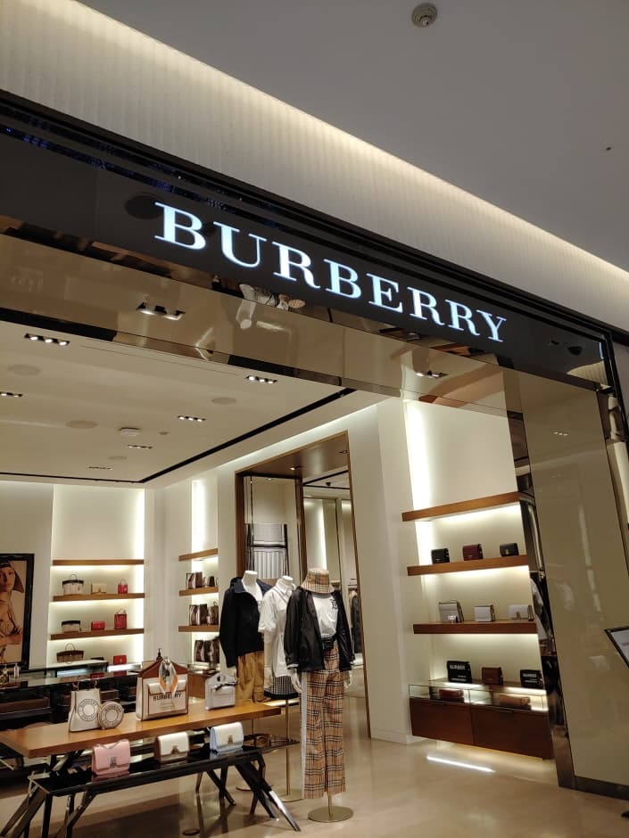 Burberry - Shinsegae Uijeongbu Branch [Tax Refund Shop] (버버리 신세계 의정부점)