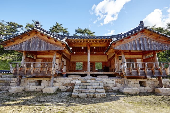 HAHN BY SONO (한 바이 소노)