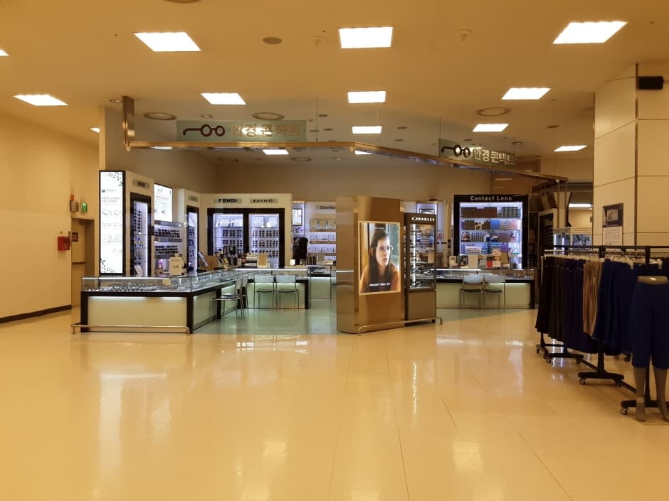 Le Mans Eyewear - Cheonggyecheon Branch [Tax Refund Shop] (르망안경콘택트 청계천)