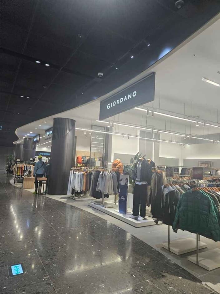 Giordano - Shinsegae Simon Jeju Outlets Branch [Tax Refund Shop] (지오다노 신세계사이먼 제주아울렛)
