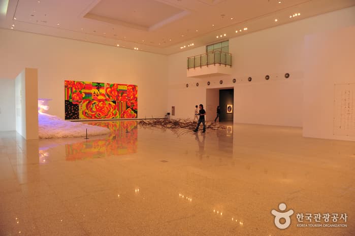 Jeju Museum of Art (제주도립미술관)