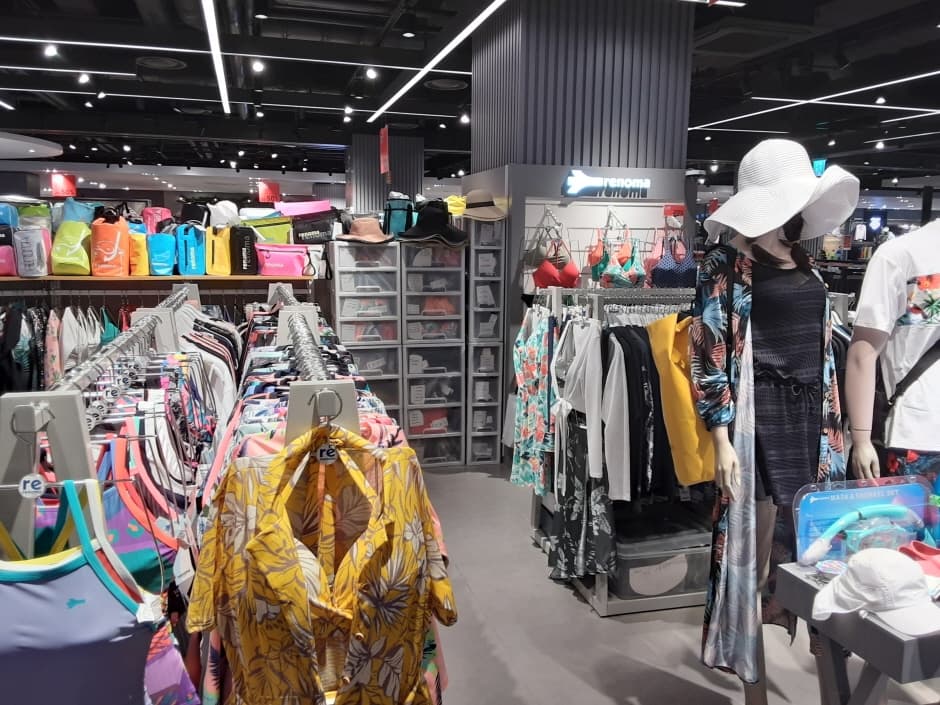 Renoma Swim & Gym - Hyundai Garden5 Branch [Tax Refund Shop] (레노마수영복 현대가든파이브)