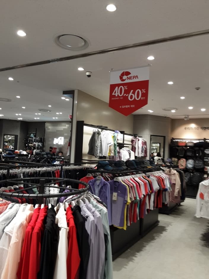 Nepa - Lotte Namak Branch [Tax Refund Shop] (네파 롯데남악)