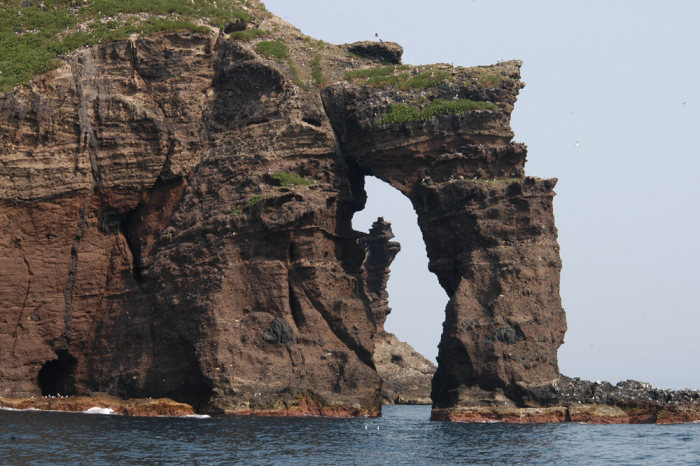 Dongnimmunbawi Rock [Ullengdo & Dokdo National Geopark] (독립문바위 (울릉도, 독도 국가지질공원))