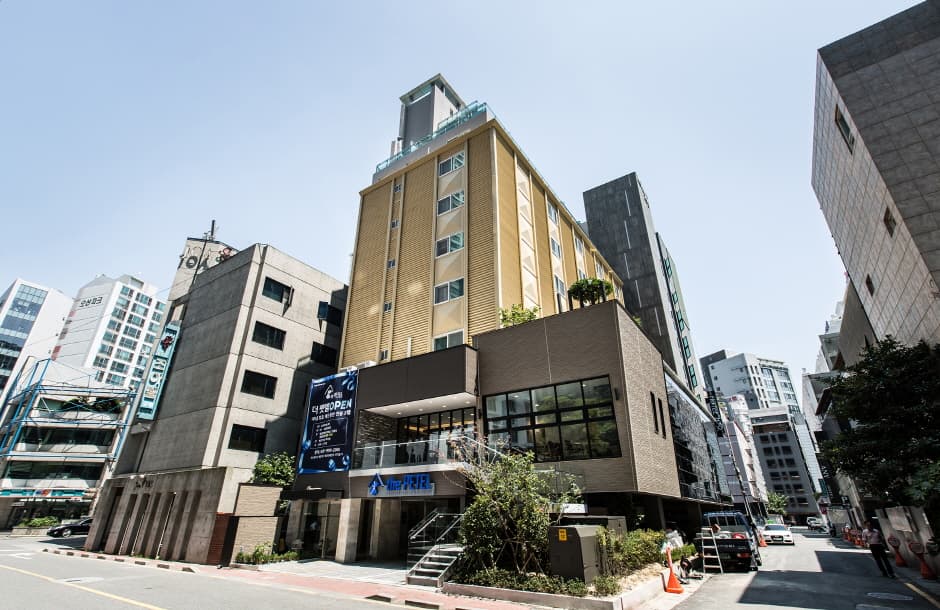 The Petel Premium Suite (더펫텔프리미엄스위트)