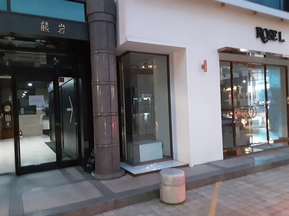 Casamia - Apgujeong Branch [Tax Refund Shop] (까사미아 압구정)