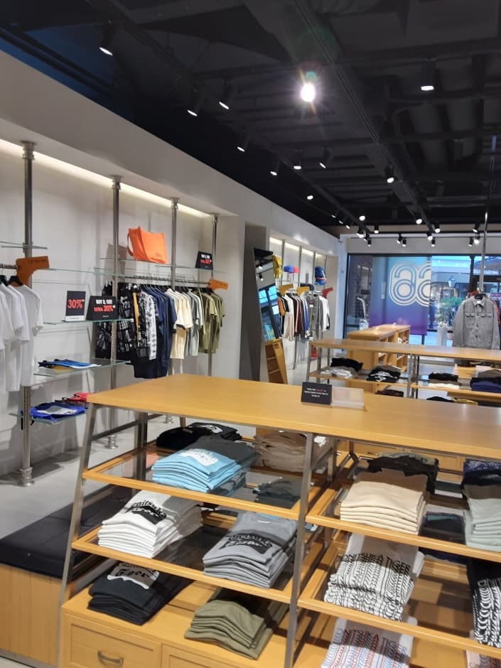 Onitsuka Tiger - Shinsegae Paju Branch [Tax Refund Shop] (오니츠카타이거 신세계파주)