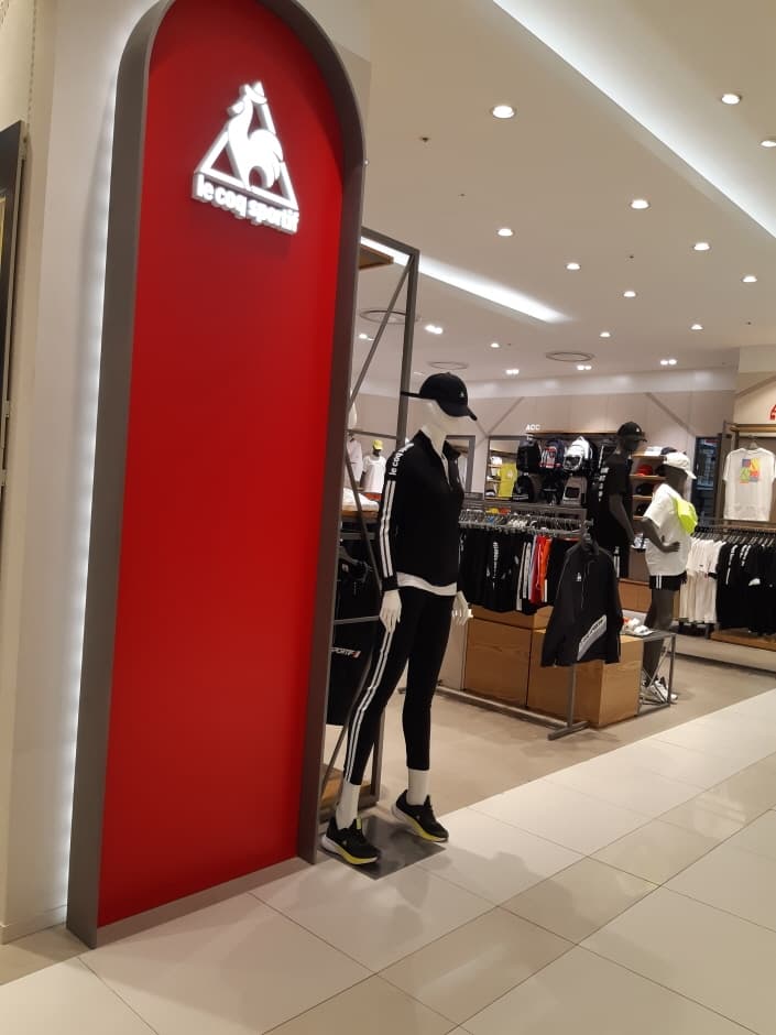 Le Coq Sportif - Lotte Department Store Pyeongchon Branch [Tax Refund Shop] (르꼬끄스포르티브 롯데백화점평촌점)