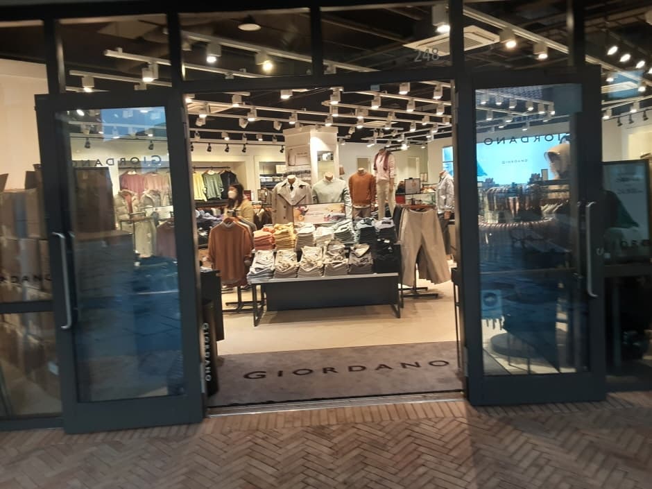 Giordano - Shinsegae Busan Branch [Tax Refund Shop] (지오다노 신세계부산)