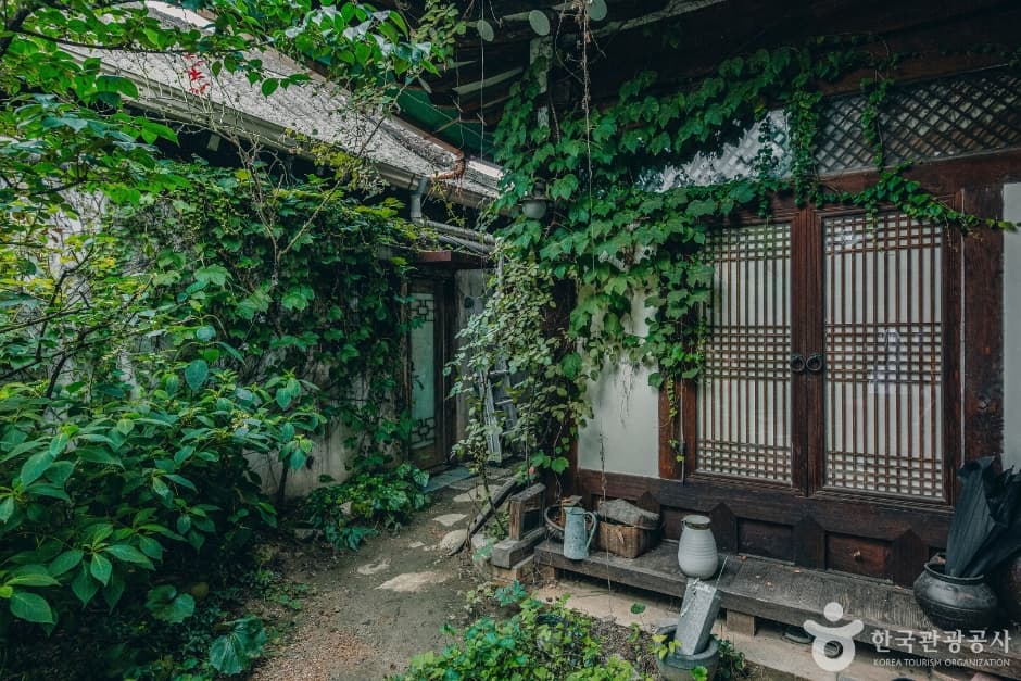Gyo Dong Sal Rae (교동살래)