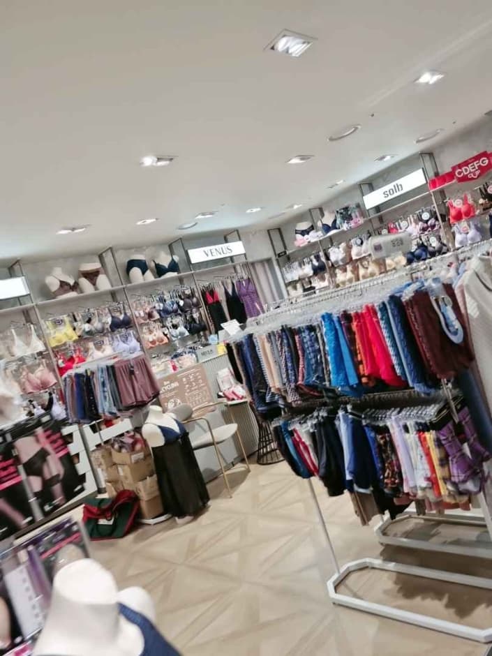 Venus [Tax Refund Shop] (비너스)