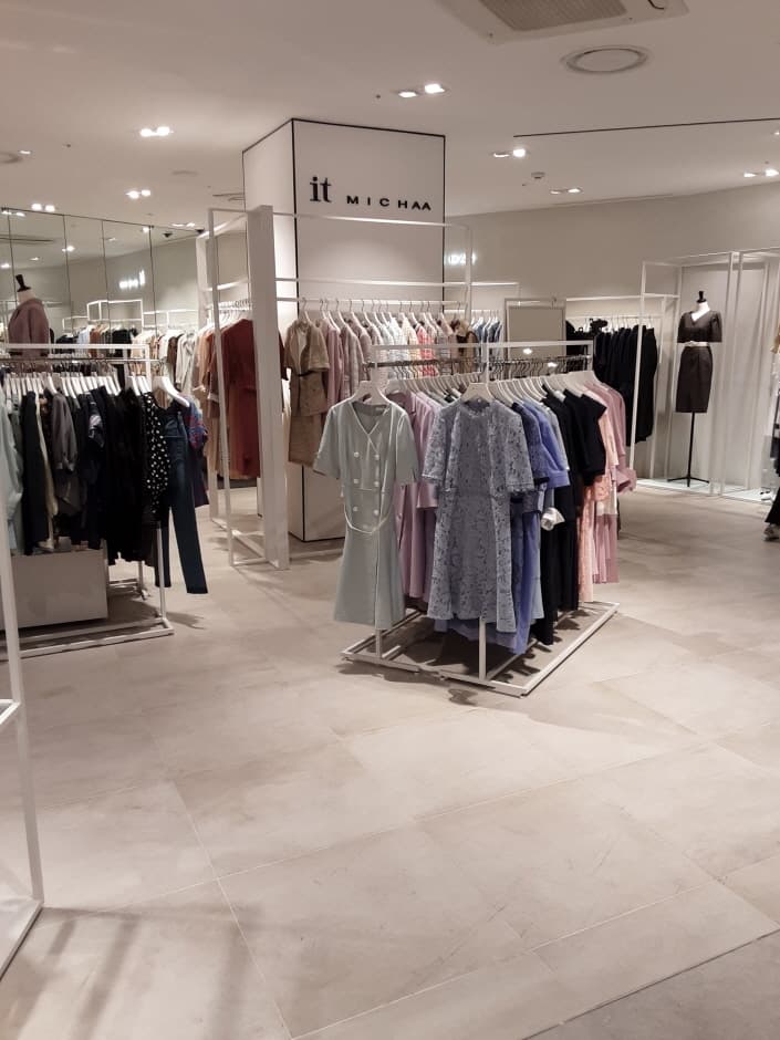 It Michaa - Hyundai Garden5 Branch [Tax Refund Shop] (잇미샤 현대가든파이브)