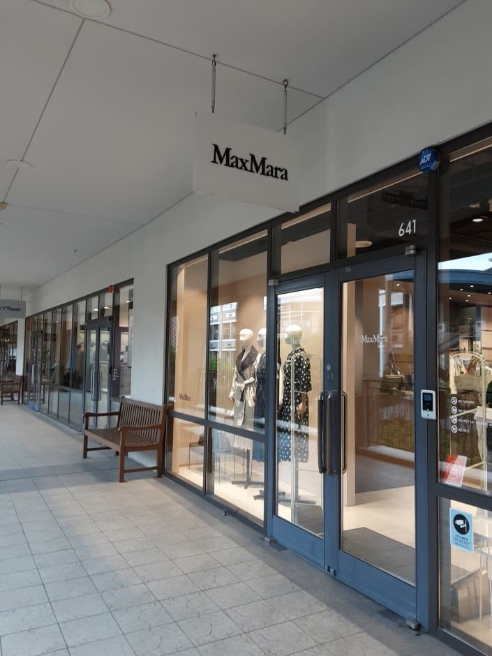 Maxkor Max Mara - Shinsegae Paju Branch [Tax Refund Shop] (막스코 막스마라 신세계파주)