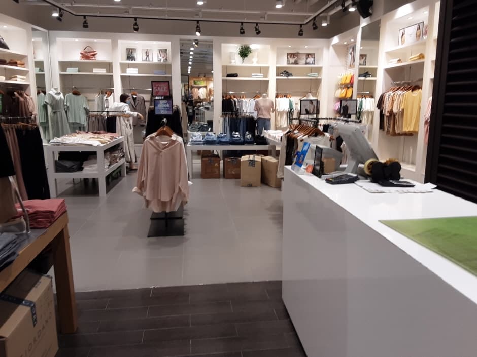 Giordano - Lotte Dongbusan Branch [Tax Refund Shop] (지오다노 롯데동부산)