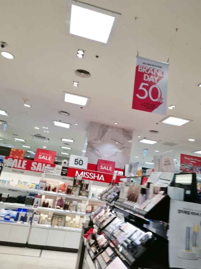 Missha - Newcore Pyeongchon Branch [Tax Refund Shop] (미샤 뉴코아 평촌)