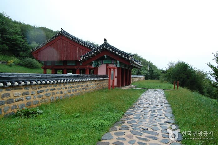 Jeoksangsan Mountain (적상산)